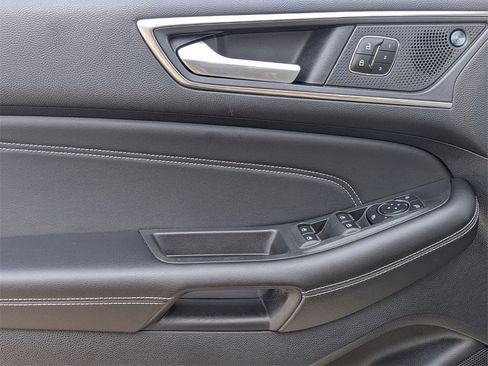 Used 2023 Ford Edge Titanium image 12