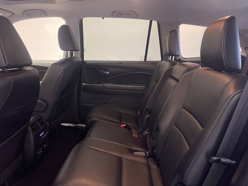 Certified 2017 Honda Pilot Touring image 26