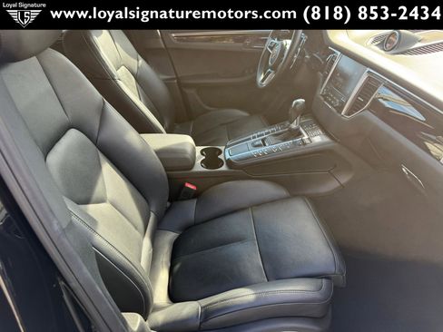 Used 2018 Porsche Macan image 36