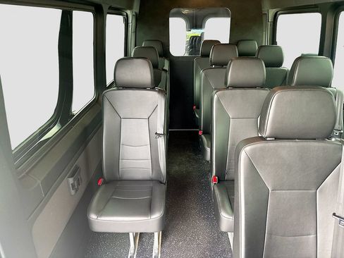 Used 2024 Mercedes-Benz Sprinter 3500 image 19