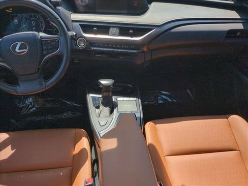 Used 2022 Lexus UX 200 UX 200 w/ Accessory Package (Z1) image 17