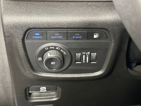 Used 2023 Jeep Grand Cherokee 4WD 4xe image 19