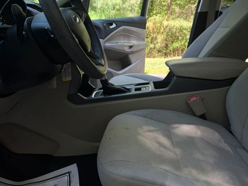 Used 2017 Ford Escape SE FWD image 10