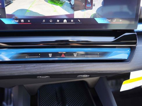 Used 2025 BMW i5 M60 w/ Dynamic Handling Package image 23