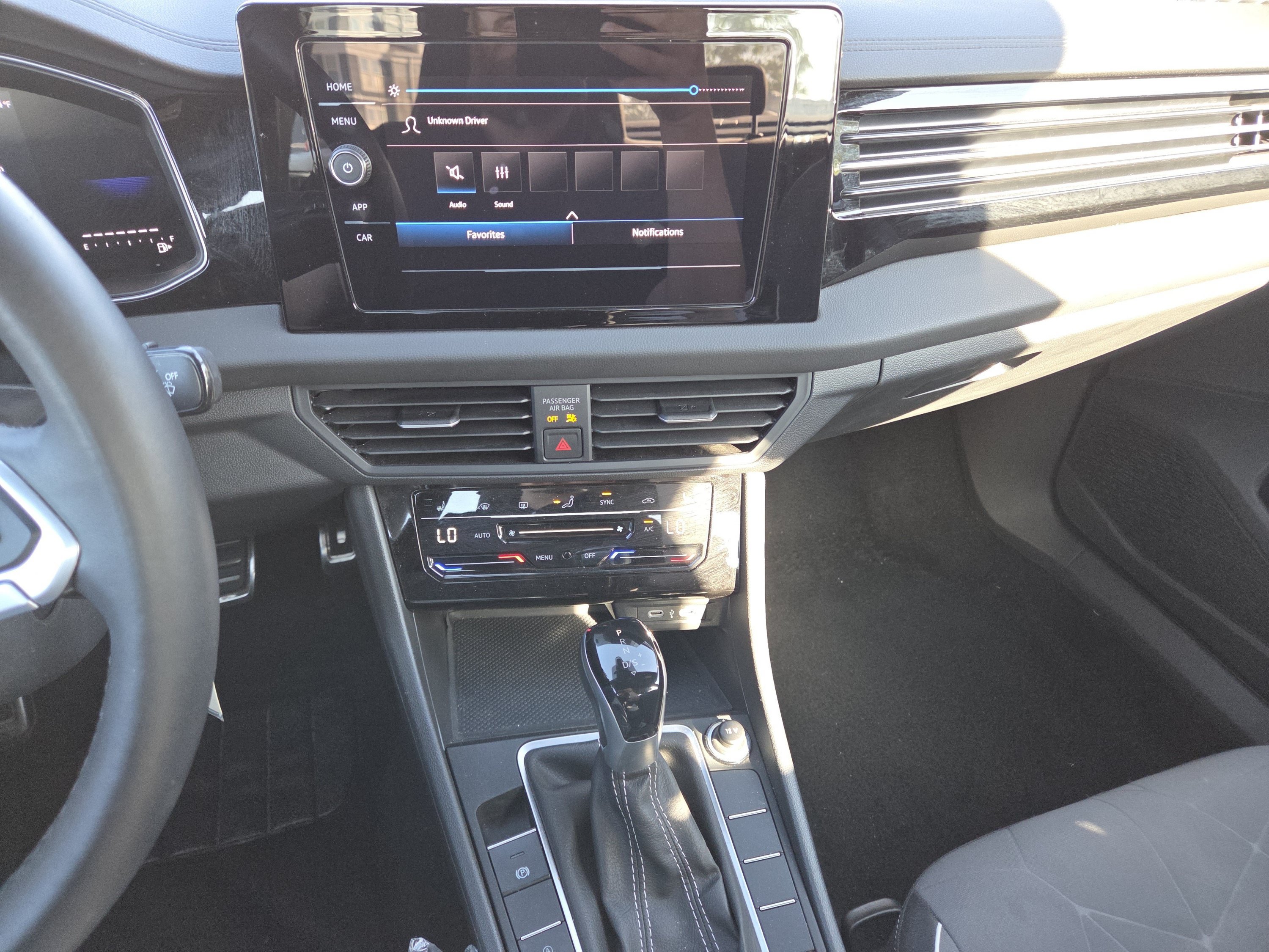 Used 2025 Volkswagen Jetta Sport FWD image 28