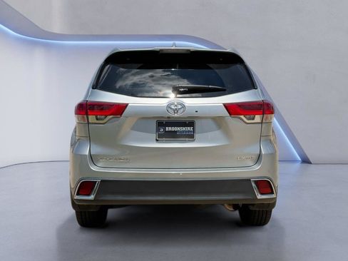 Used 2019 Toyota Highlander Limited FWD image 3