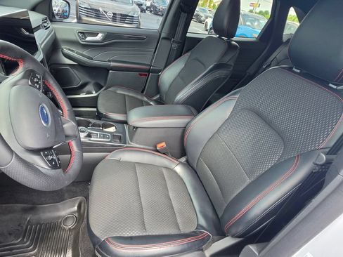 Used 2025 Ford Escape ST-Line w/ Tech Pack #1 FWD image 16