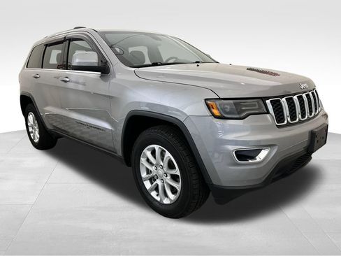 Used 2021 Jeep Grand Cherokee Laredo X AWD/4WD image 8