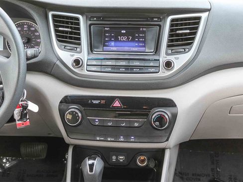 Used 2016 Hyundai Tucson SE image 18