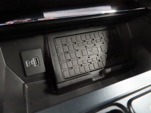 Used 2023 Ford F150 Lariat w/ Equipment Group 502A High image 59