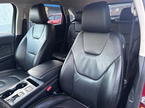 Used 2021 Ford Edge Titanium w/ Cargo Accessory Package FWD image 18