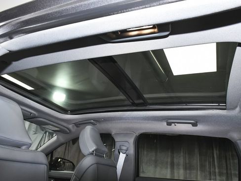 Used 2022 Lincoln Nautilus Reserve w/ Cargo Utility Package AWD/4WD image 44