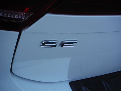 Used 2022 Volkswagen Tiguan SE R-Line AWD/4WD image 14