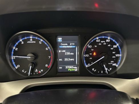 Used 2018 Toyota RAV4 XLE image 16