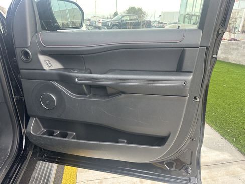 Used 2023 Ford Expedition Limited image 18
