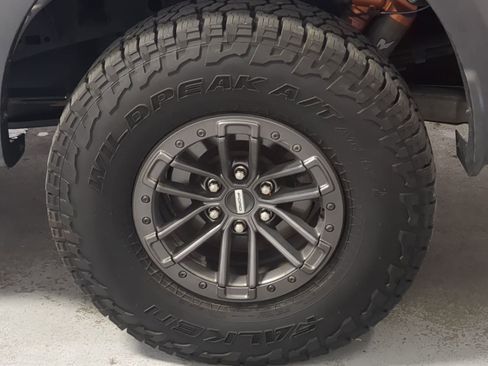 Used 2019 Ford F150 Raptor w/ Equipment Group 802A Luxury image 22