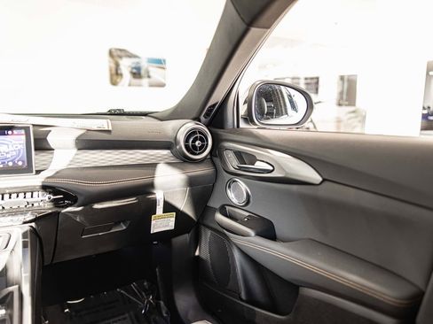 New 2025 Alfa Romeo Tonale w/ Premium Package image 39