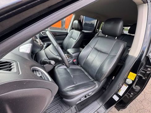 Used 2014 Nissan Pathfinder SL AWD/4WD image 9