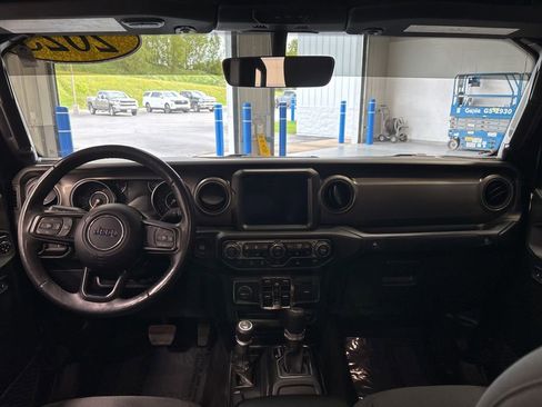 Used 2023 Jeep Gladiator Sport AWD/4WD image 11