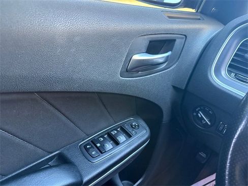 Used 2020 Dodge Charger Scat Pack w/ Navigation & Travel Group image 18