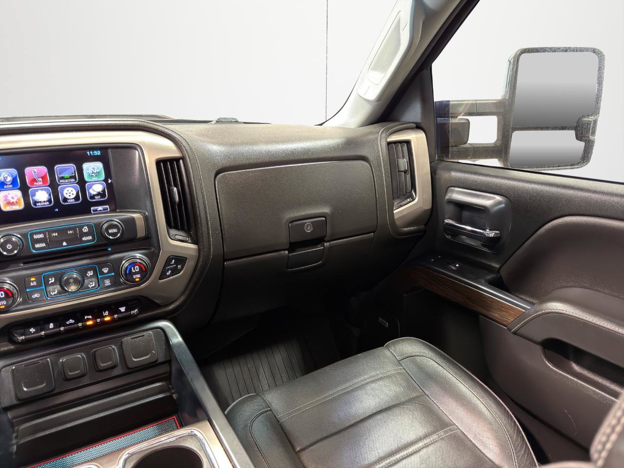 Used 2018 GMC Sierra 3500 Denali w/ Duramax Plus Package AWD/4WD image 27