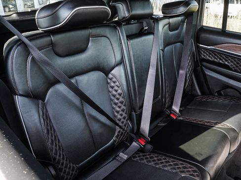 Used 2023 Jeep Grand Cherokee Summit image 19