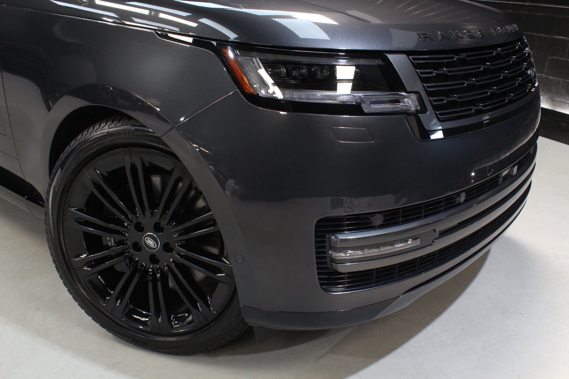 Used 2024 Land Rover Range Rover Long Wheelbase SE AWD/4WD image 10