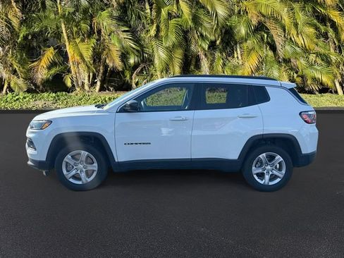 Used 2024 Jeep Compass Latitude AWD/4WD image 9