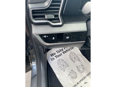 Used 2025 Kia Sportage LX AWD/4WD image 13
