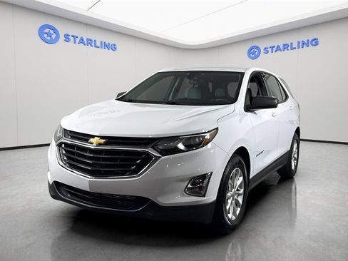 Used 2018 Chevrolet Equinox LS image 16
