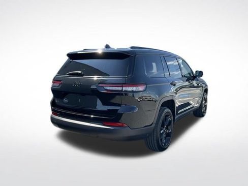 Used 2025 Jeep Grand Cherokee L Altitude AWD/4WD image 17