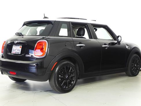 Used 2019 MINI Cooper 4-Door Hardtop image 7