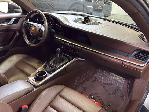 Used 2021 Porsche 911 Carrera 4S AWD/4WD image 19