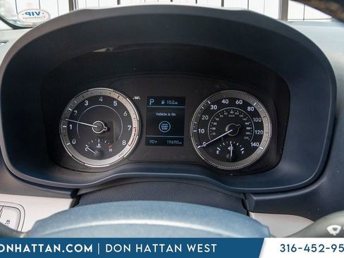 Used 2022 Hyundai Venue Limited FWD image 7