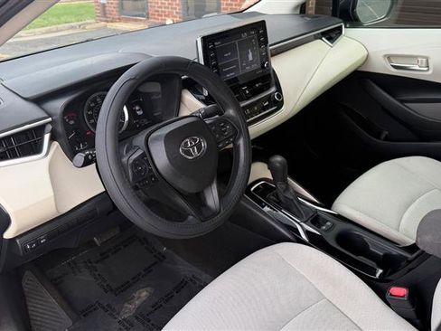 Used 2021 Toyota Corolla LE FWD image 28
