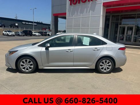 Used 2022 Toyota Corolla LE FWD image 9