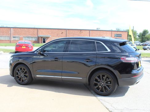 Used 2023 Lincoln Nautilus Reserve w/ Monochromatic Package image 8