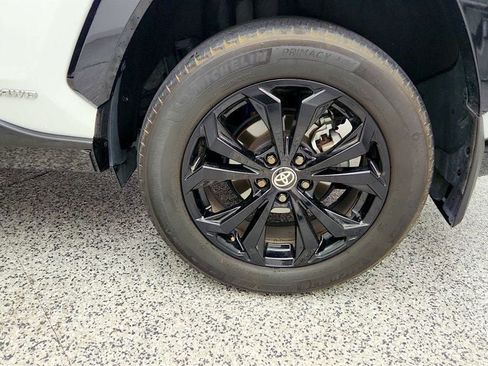 Used 2023 Toyota RAV4 XSE AWD/4WD image 9