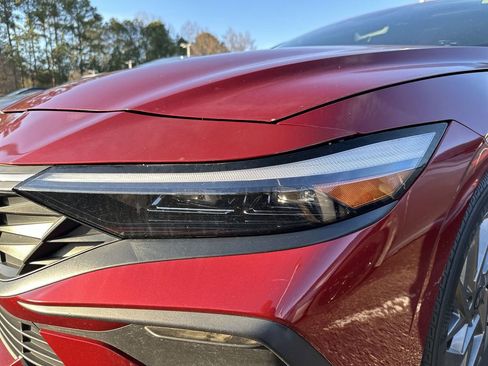 Used 2024 Hyundai Elantra SEL image 28