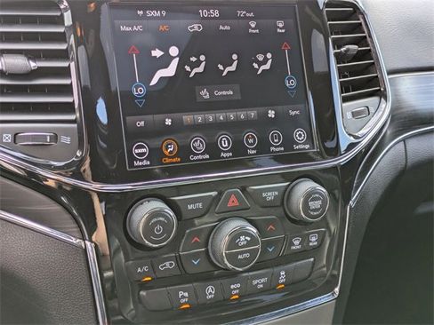 Used 2021 Jeep Grand Cherokee Limited image 23