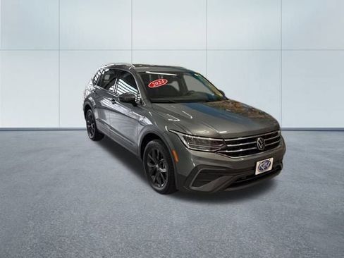 Used 2024 Volkswagen Tiguan SE image 10