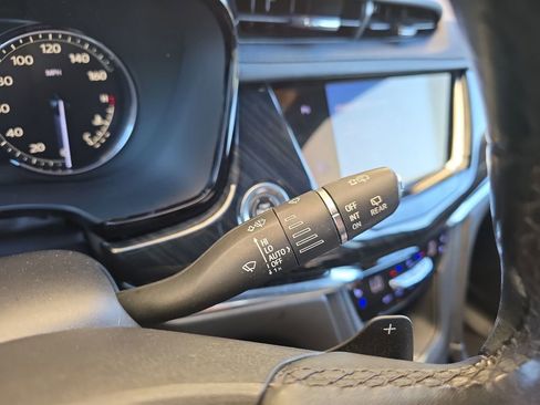 Used 2023 Cadillac XT6 Premium Luxury image 24
