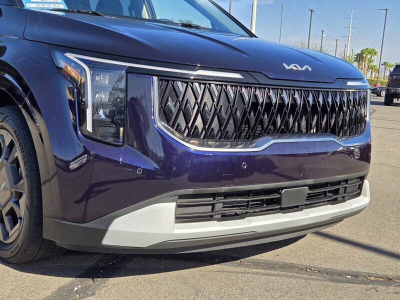 Certified 2025 Kia Carnival EX FWD image 9
