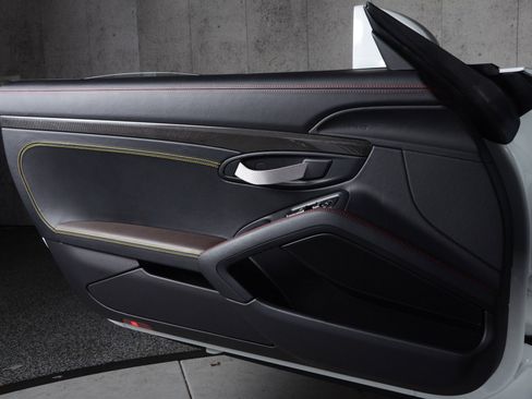 Used 2016 Porsche 911 R image 33