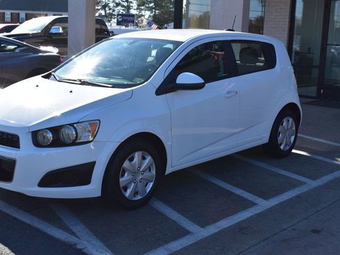 Used 2016 Chevrolet Sonic LS image 8