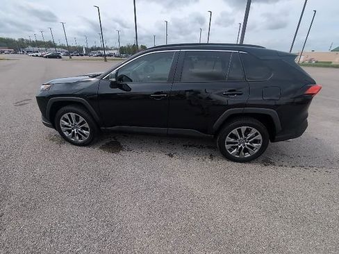 Certified 2023 Toyota RAV4 XLE Premium image 9