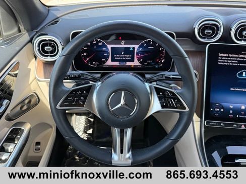 Used 2025 Mercedes-Benz GLC 300 4MATIC image 21