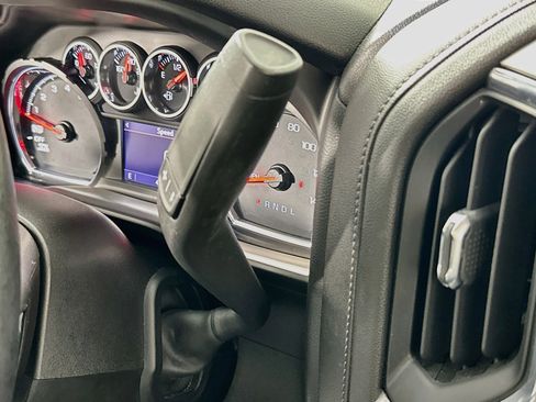 Used 2021 Chevrolet Silverado 1500 LT RWD image 16
