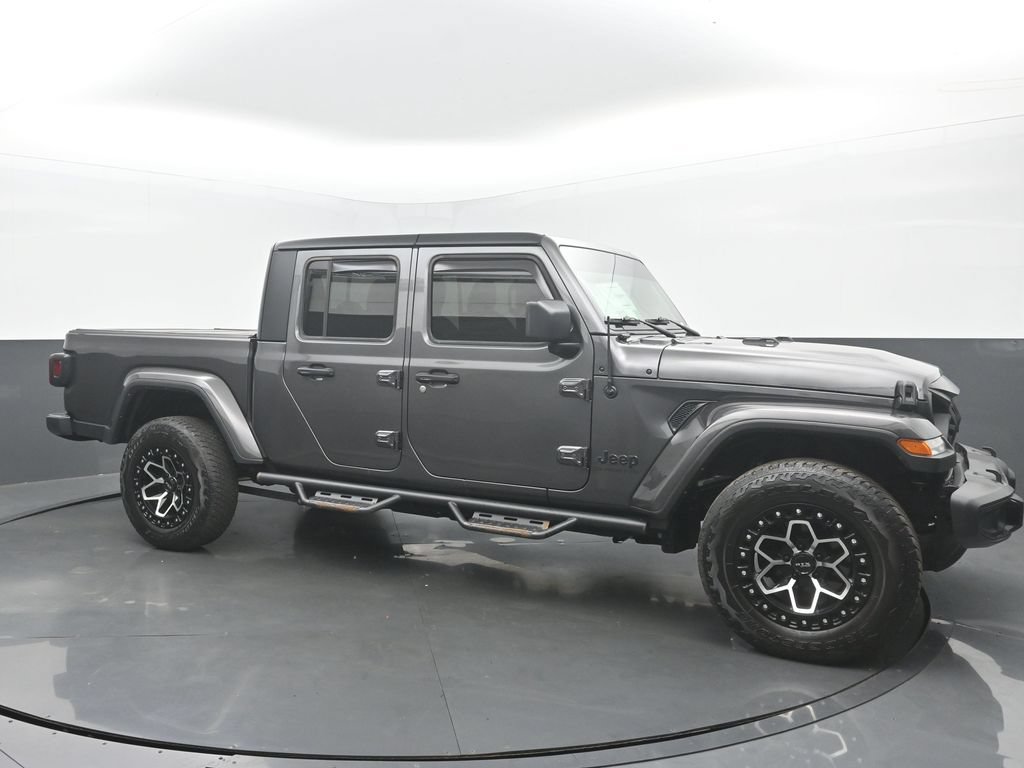 Used 2022 Jeep Gladiator Sport AWD/4WD image 3