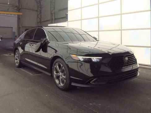 Used 2023 Honda Accord EX image 2